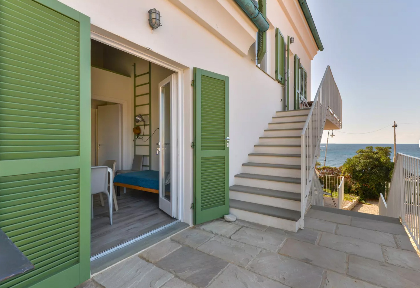 Appartamento Capraia A 10m dalla spiaggia del relitto a Pomonte nuovo bilocale con tutti i comfort, 3 posti letto, ancora disponibile dal 11.06 al 18.06 - 02.07 al 16.07 - 30.07 al 06.08
