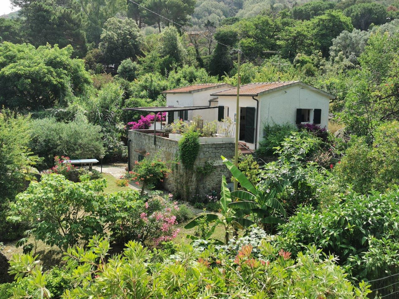 Villa immersa nel verde a Sant'Andrea 